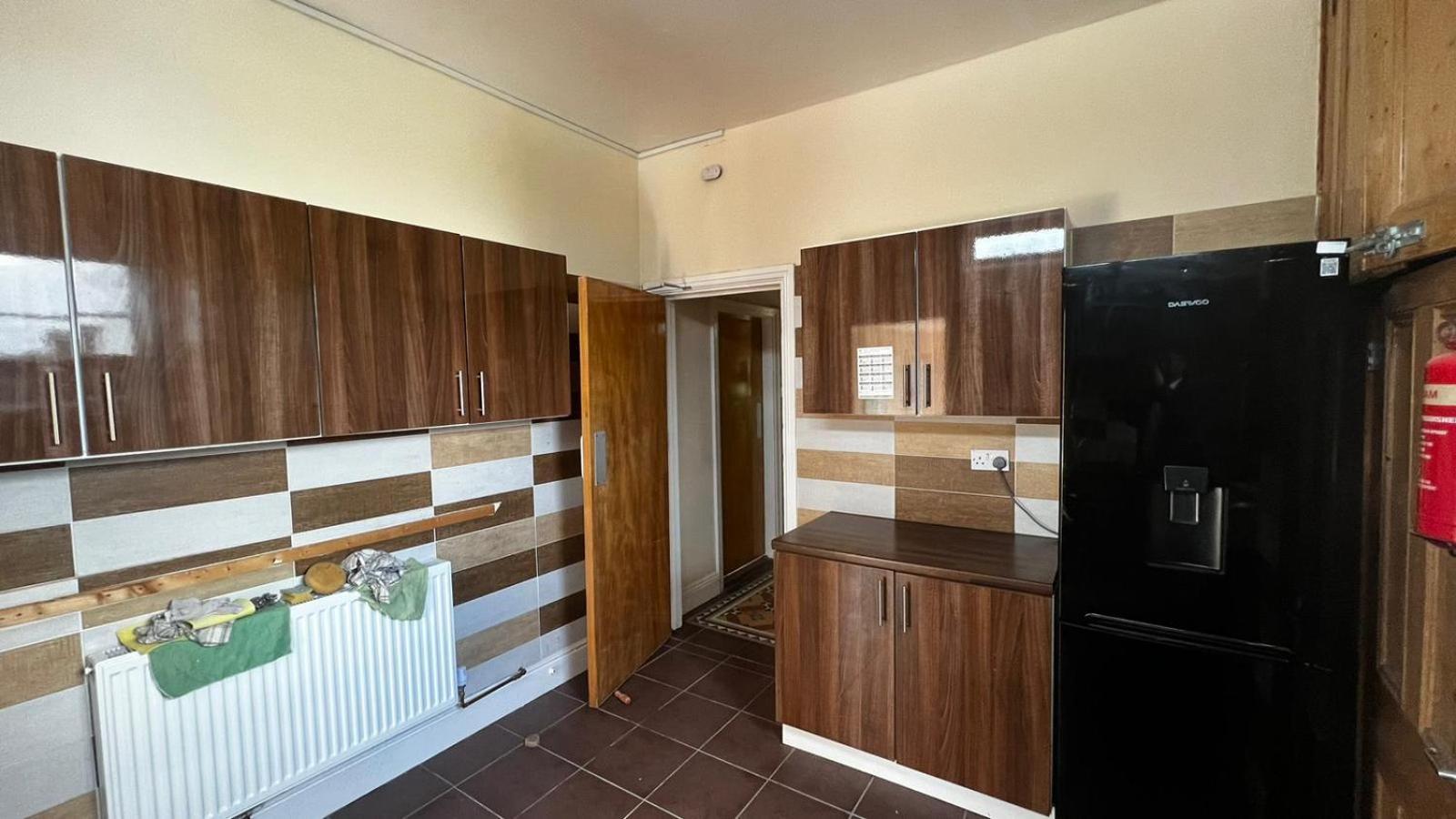 59 Double Share Bathroom & Kitchen Nottingham