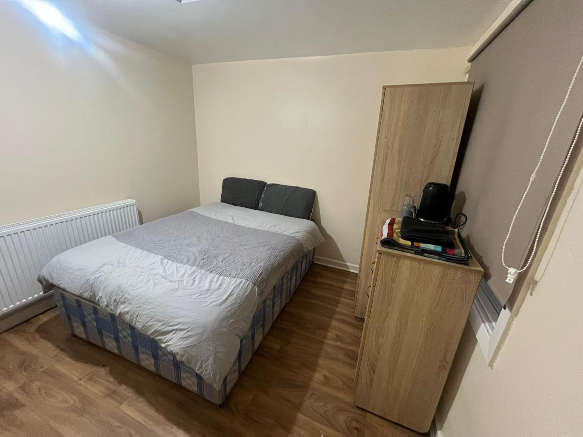 59 Double Share Bathroom & Kitchen *